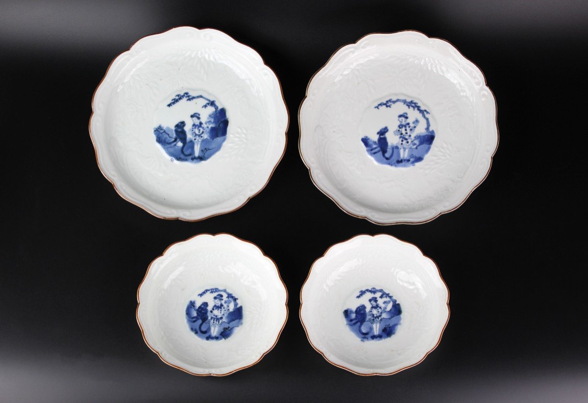 Plats Et Bols En Porcelaine Japonaise De Type Kakiemon Période Edo XVIIIe Siècle / XIXe Siècle