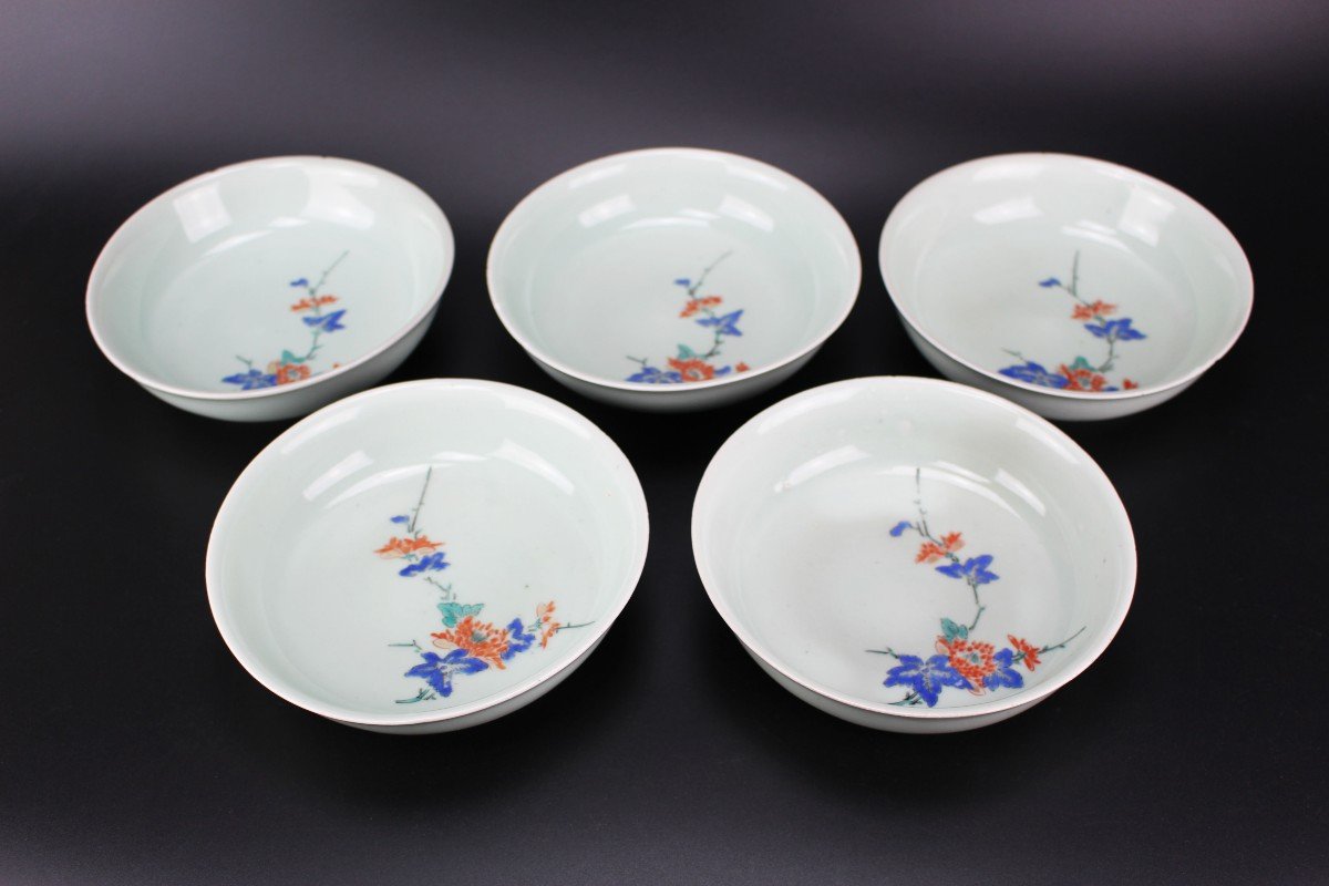 Plats Kakiemon En Porcelaine Japonaise 5x Période Edo 17e Siècle / 18e Siècle Celadon Bols-photo-1