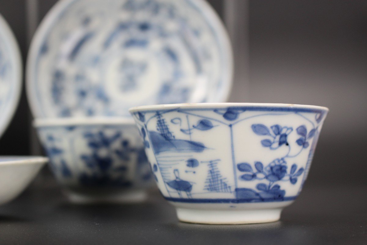 Tasses Et Soucoupes En Porcelaine Chinoise Kangxi / Yongzheng Bleu Et Blanc Du XVIIIe Siècle-photo-1