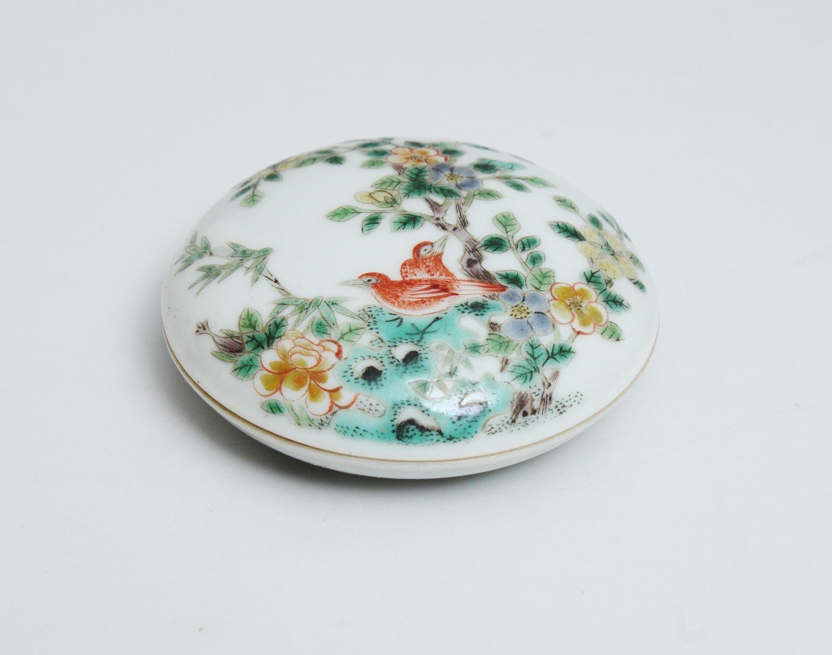 Boîte à Sceau Porcelaine Chinoise Fencai De La Fin De La Dynastie Qing Période De La République-photo-2