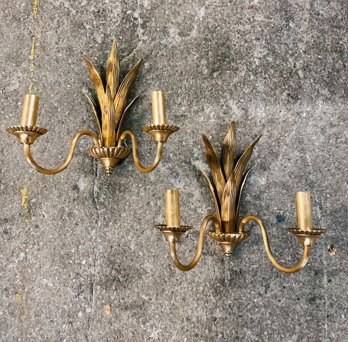Pair Of Wall Lights In Gilt Bronze