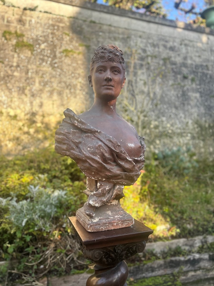 Bust Of A Woman -photo-2