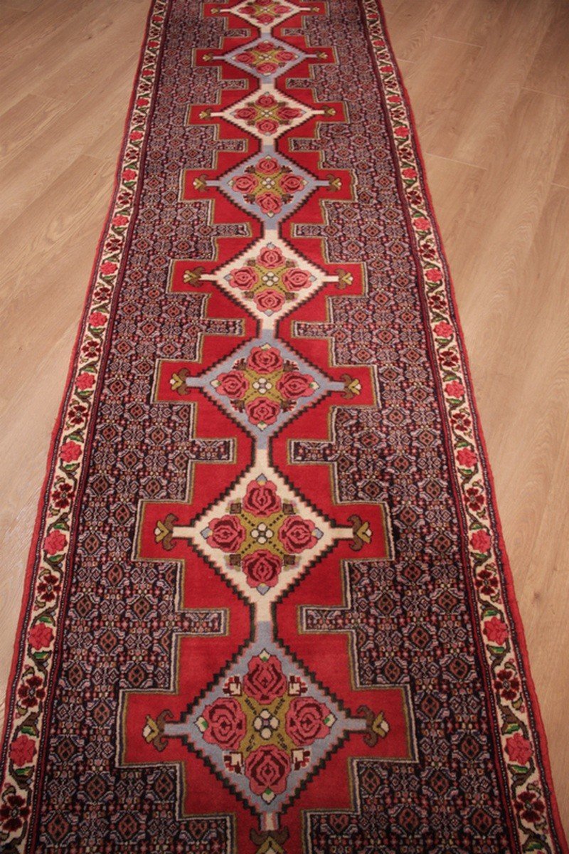 Senneh Iran Rug 367 X 90 Cm