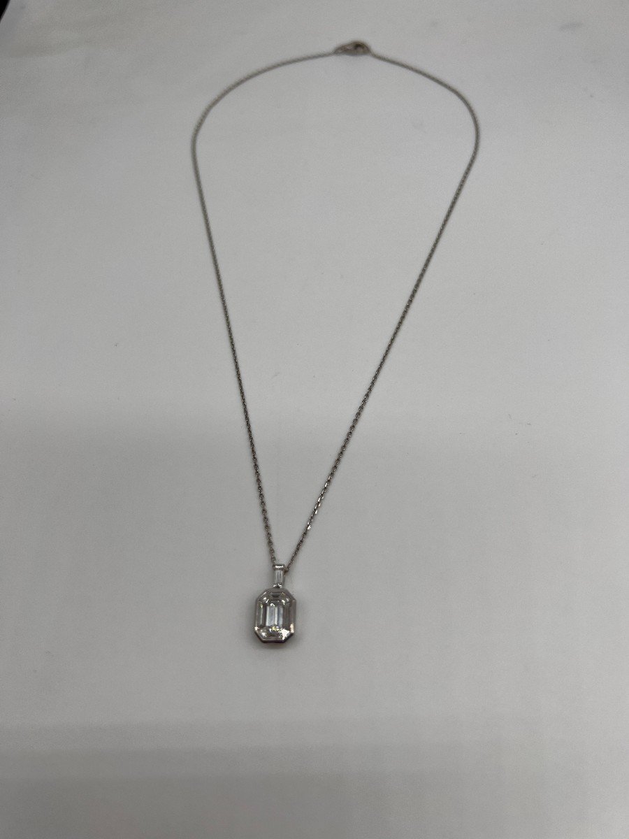 Pendant Necklace 9 Paved Emerald Diamonds 18k White Gold -photo-1