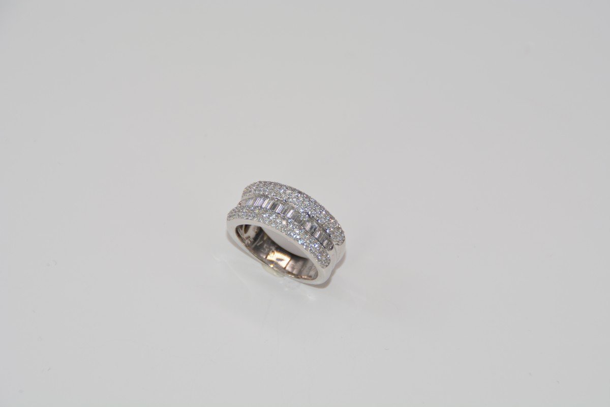 Engagement Ring White Gold With Shuttle Cut & Brilliant Cut Diamonds-photo-3