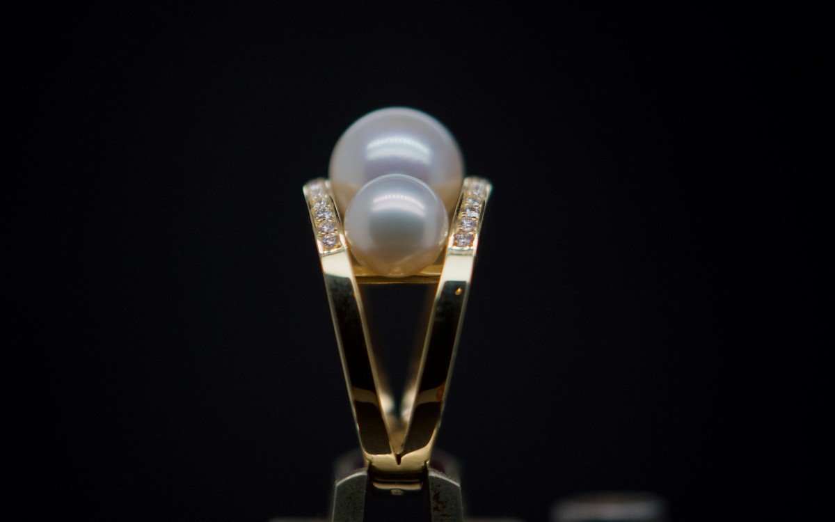 18 Ct Gold Ring Adorned With Pearls And 0.300 Ct Diamonds-photo-3