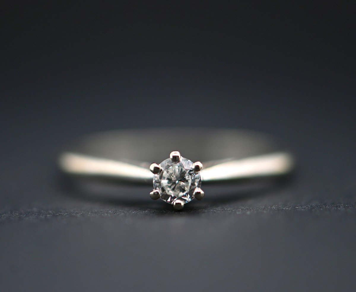 Solitaire In 18 Carat White Gold Adorned With A 0.10 Carat Diamond-photo-3