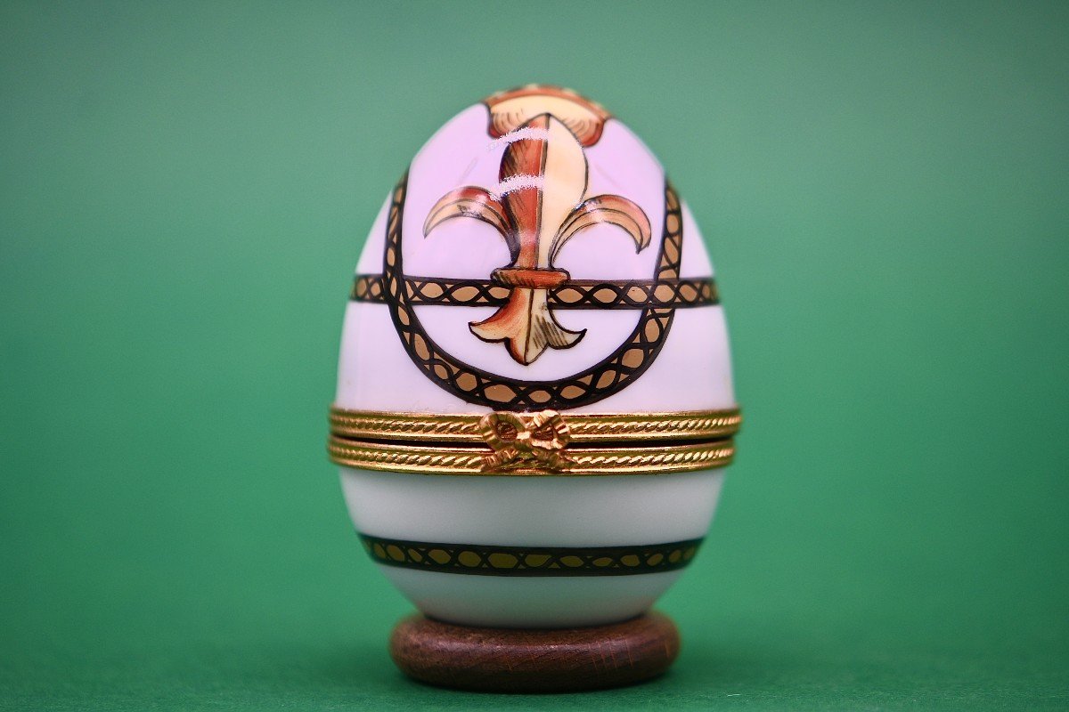 Handmade Porcelain Egg-shaped Clock-photo-2