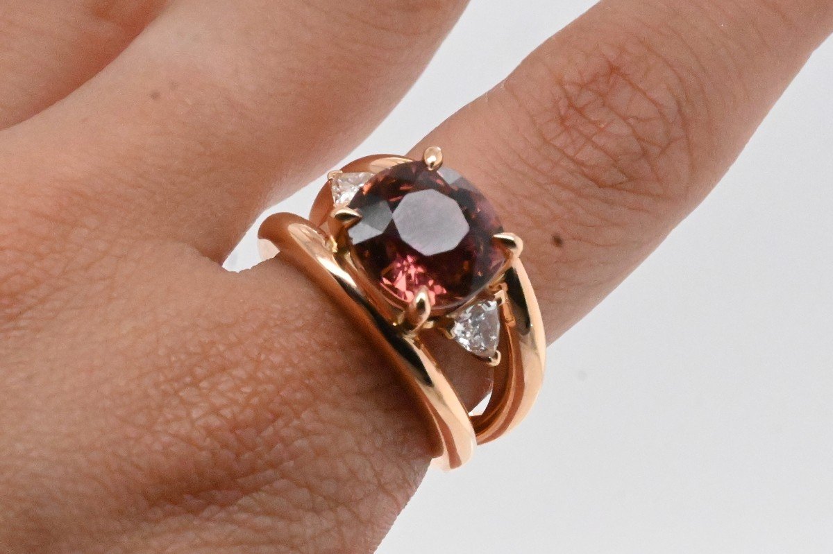 French Ring In Rose Gold Adorned With A Pink Tourmaline And 2 Troida Diamonds-photo-1