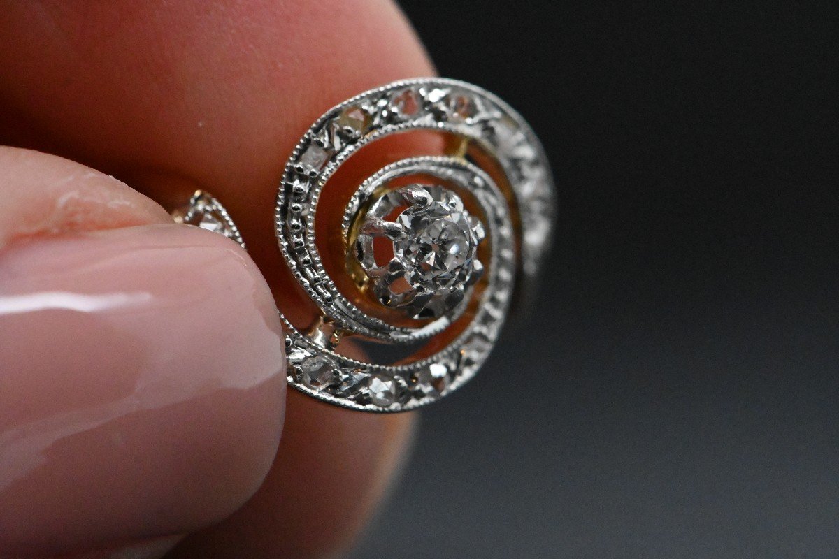 18-karat Gold Ring Adorned With Diamonds Totaling 1 Carat-photo-1