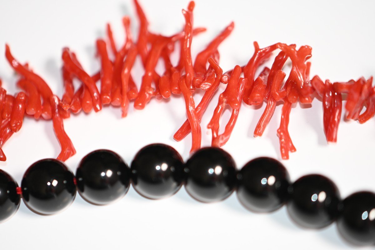 Black Onyx And Coral Necklace-photo-2