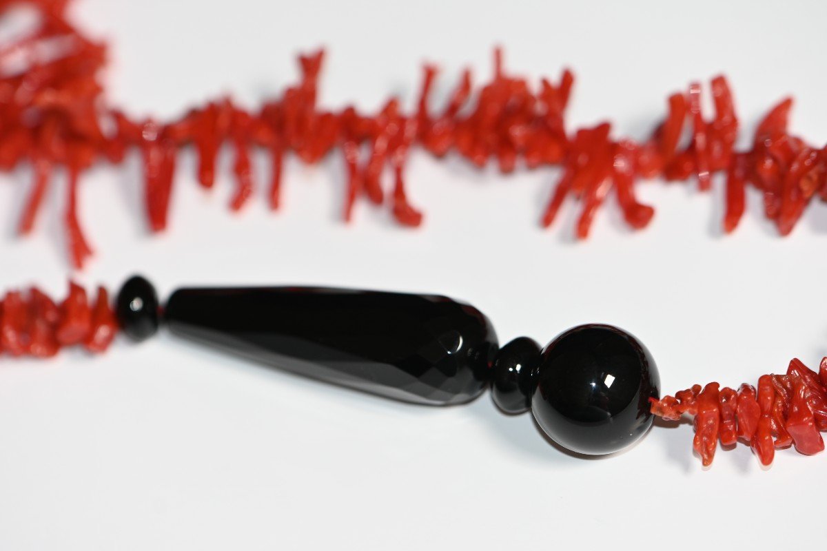 Black Onyx And Coral Necklace-photo-3