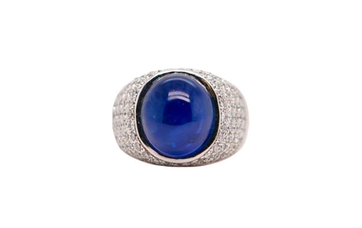 White Gold Ring Adorned With A 17.14 Carat Sapphire And 2.06 Carat Diamonds