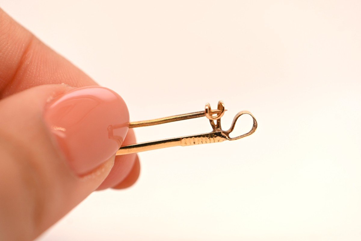 Horse Head And Whip Brooch In 18k Gold -photo-1