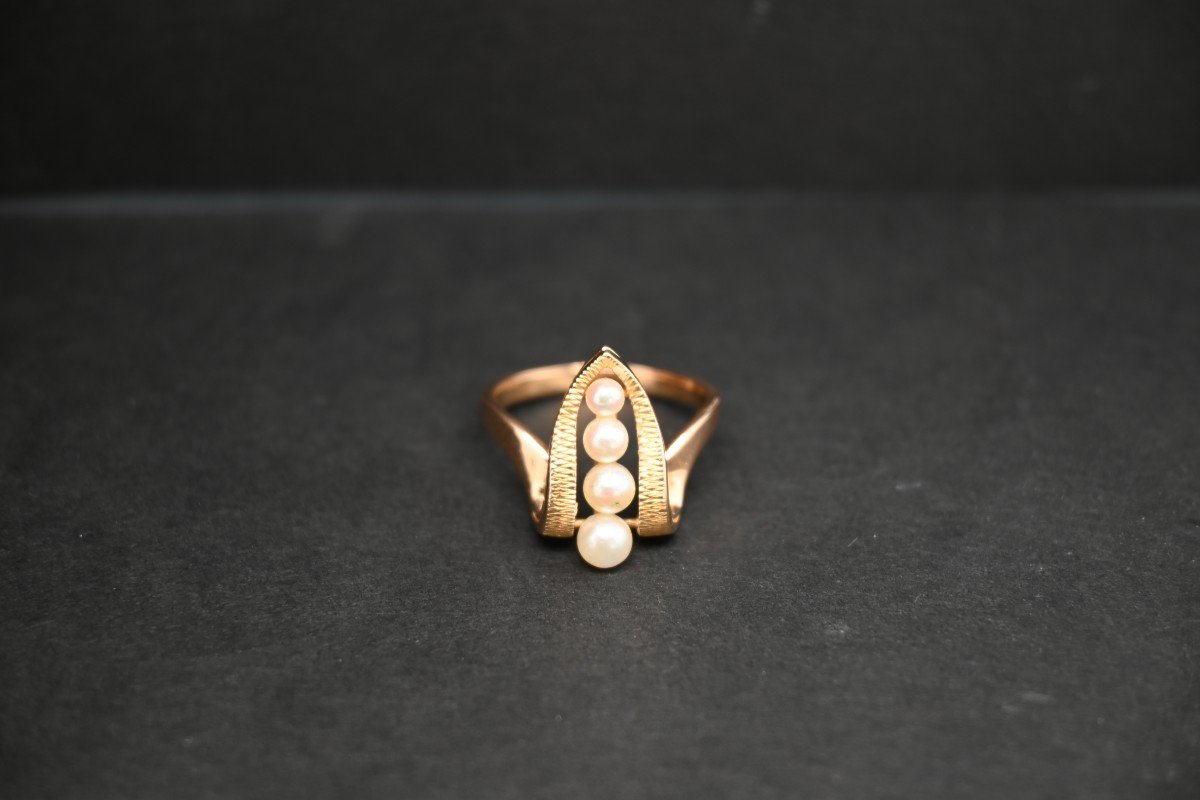 18k Yellow Gold Ring With Cultured Pearls