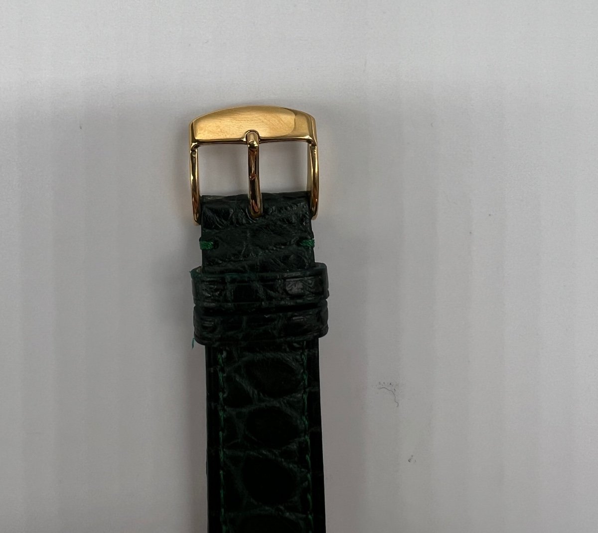 Universal Geneve Watches In 18 Carat Yellow Gold And Green Leather-photo-4