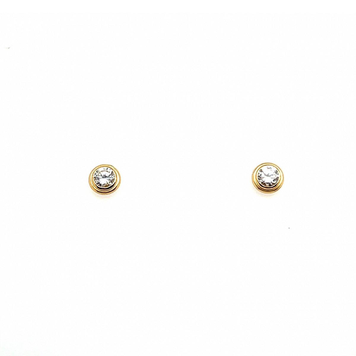 18k Yellow Gold Earring With 0.15 Carat Diamonds -photo-2