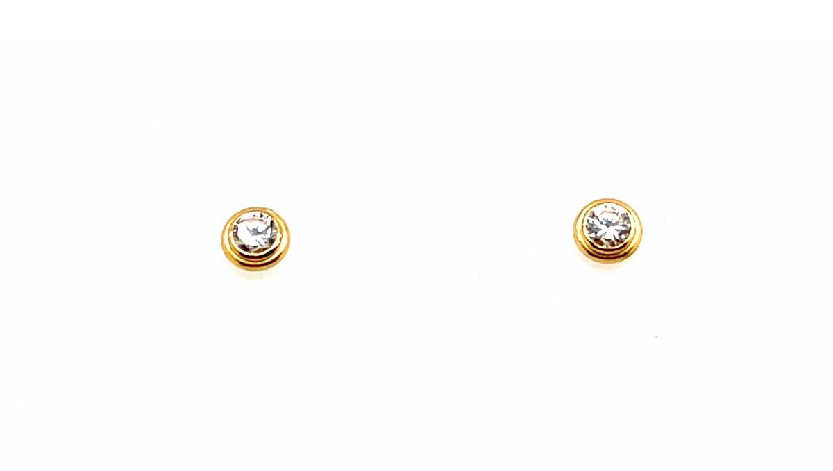 18k Yellow Gold Earring With 0.15 Carat Diamonds 