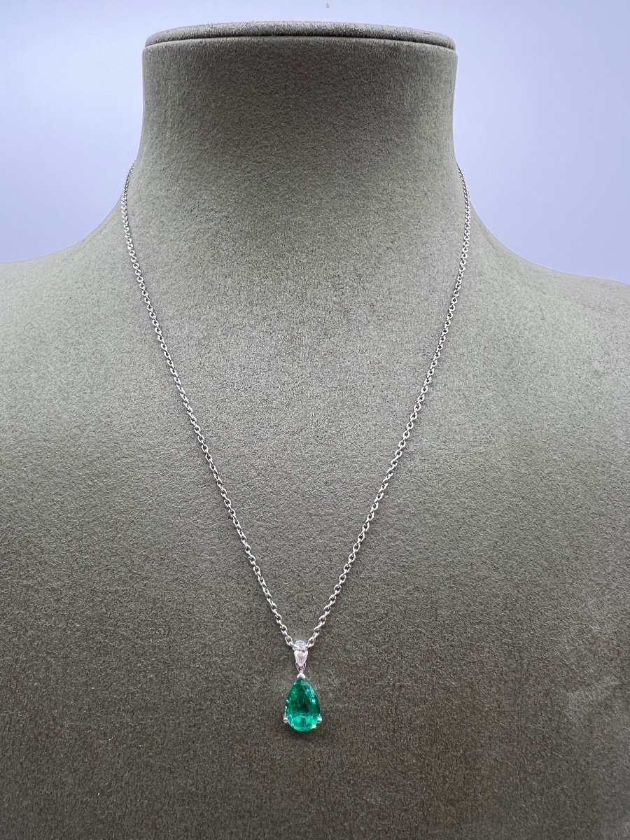 Emerald Pendant Necklace 1, 32 Diamonds 18 Carat White Gold -photo-1