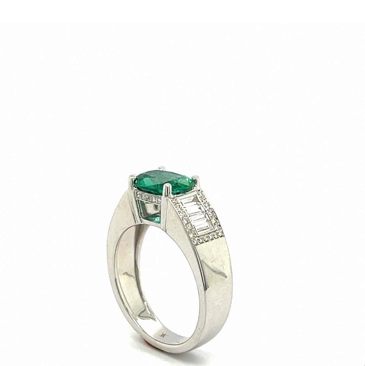 Emerald Ring 1.61 Carats Diamonds 18 Carat White Gold-photo-2