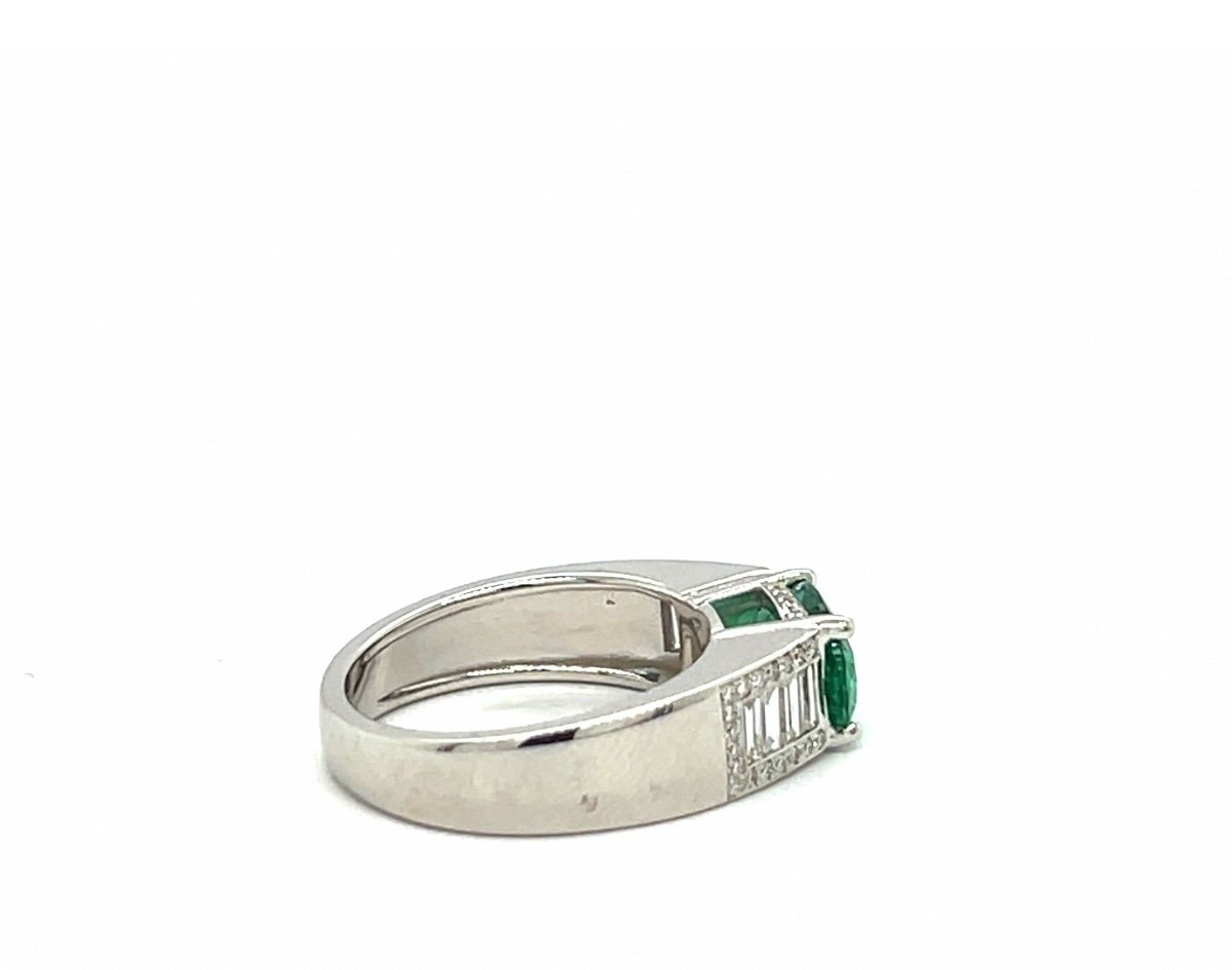 Emerald Ring 1.61 Carats Diamonds 18 Carat White Gold-photo-4