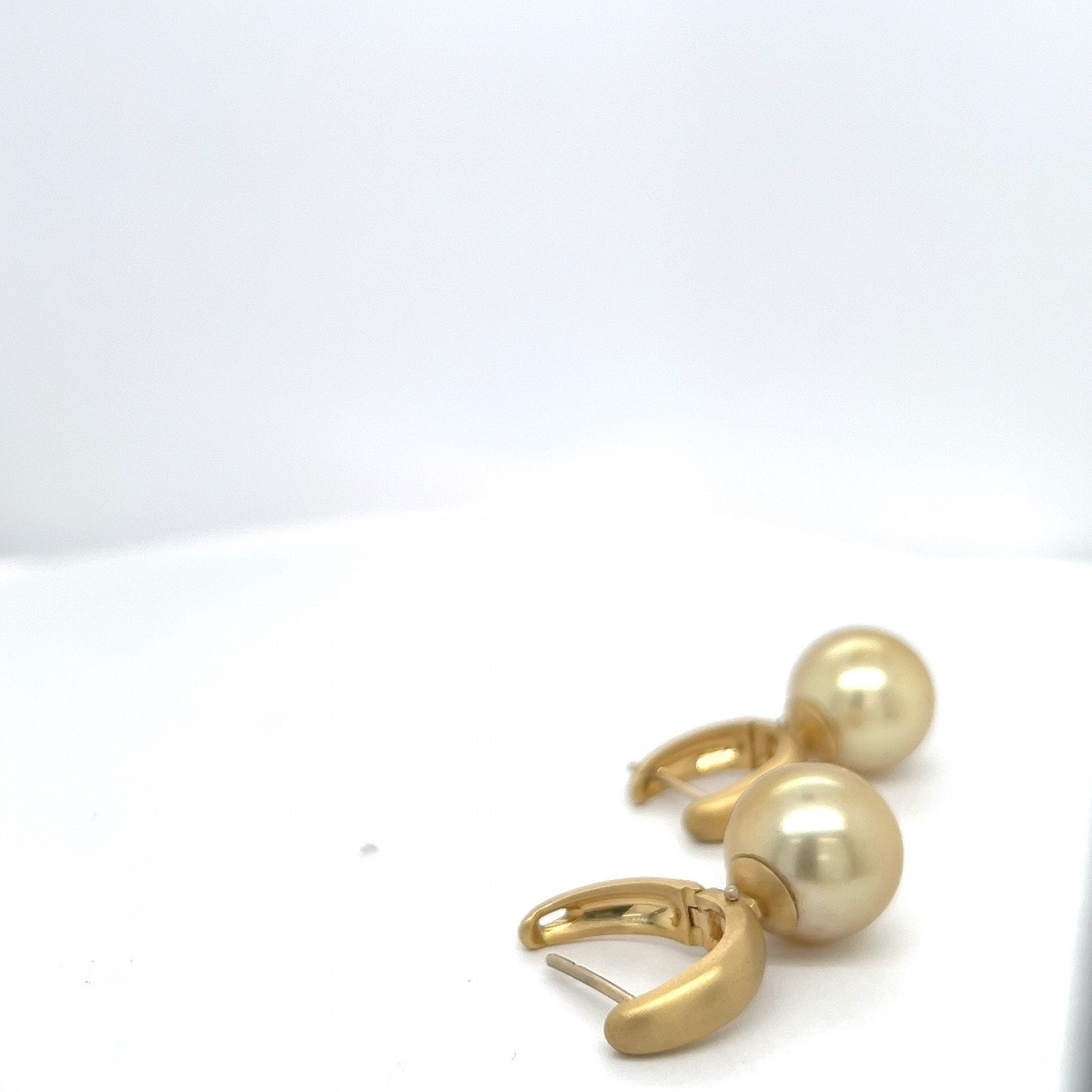 Champagne Color Pearl Earrings, 18k Brushed Gold -photo-1