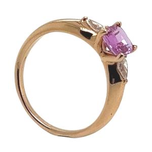 Bague En Or Rose 18 Carats Avec Saphir Rose Et Deux Diamants Totalisant 1,07 Carat