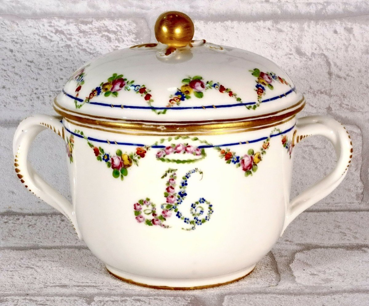 Curious Bouillon Bowl And Its Lid In Paris Porcelain - Ep. 18th Century-photo-4