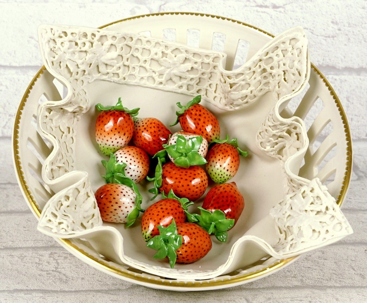 Corbeille Avec Serviette En Trompe l'Oeil Aux "fraises" En Porcelaine De Didier Gardillou - Ep.-photo-3