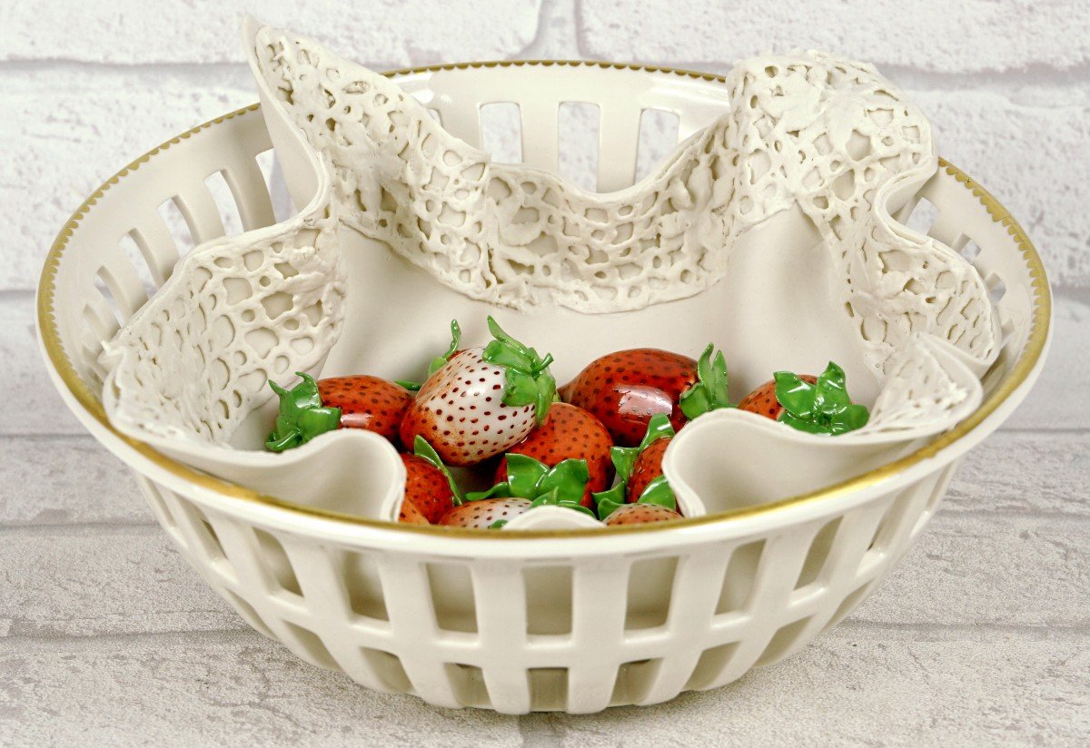 Corbeille Avec Serviette En Trompe l'Oeil Aux "fraises" En Porcelaine De Didier Gardillou - Ep.-photo-4