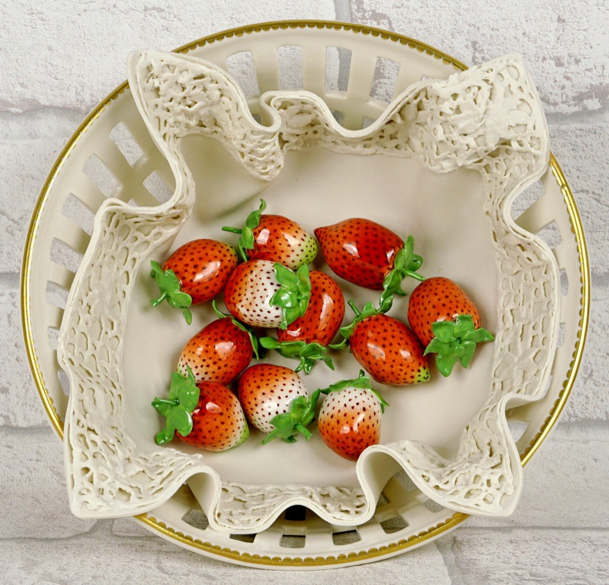 Corbeille Avec Serviette En Trompe l'Oeil Aux "fraises" En Porcelaine De Didier Gardillou - Ep.-photo-5