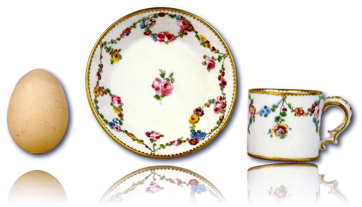 Petite Tasse Et Sa Soucoupe (4e Grandeur) En Porcelaine De Sevres - époque XVIIIe