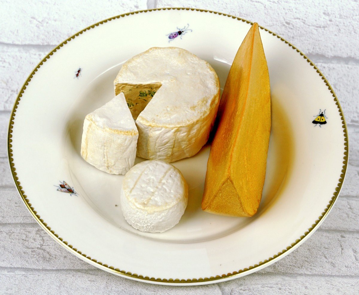 Assiette Trompe l'Oeil Aux "fromages" (mimolette & Chèvres) En Porcelaine De Didier Gardillou-photo-2