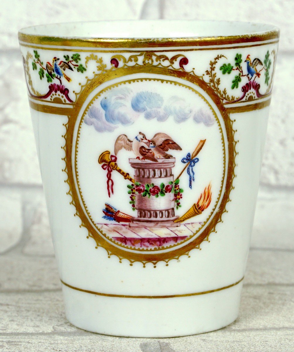 Porcelain Of Las Eynie - Trembleuse Cup And Its Saucer - Baignol Manufacture - Ep. 18th Century-photo-2