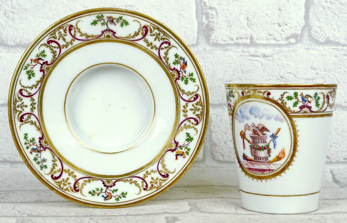 Porcelain Of Las Eynie - Trembleuse Cup And Its Saucer - Baignol Manufacture - Ep. 18th Century-photo-6