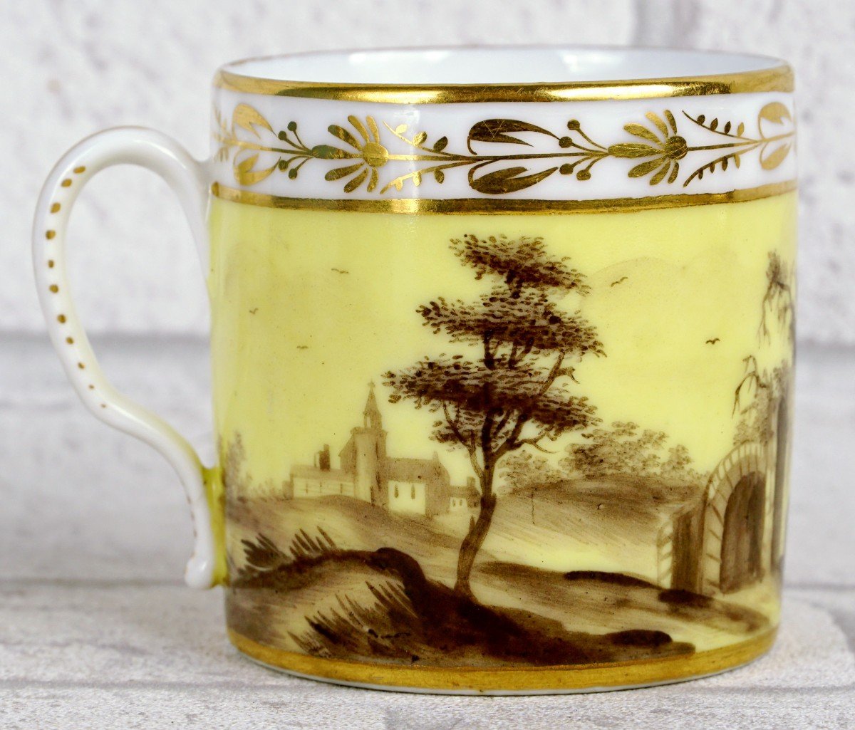 Cup And Saucer In Paris Porcelain With Rare Yellow Background - 18th Century-photo-3