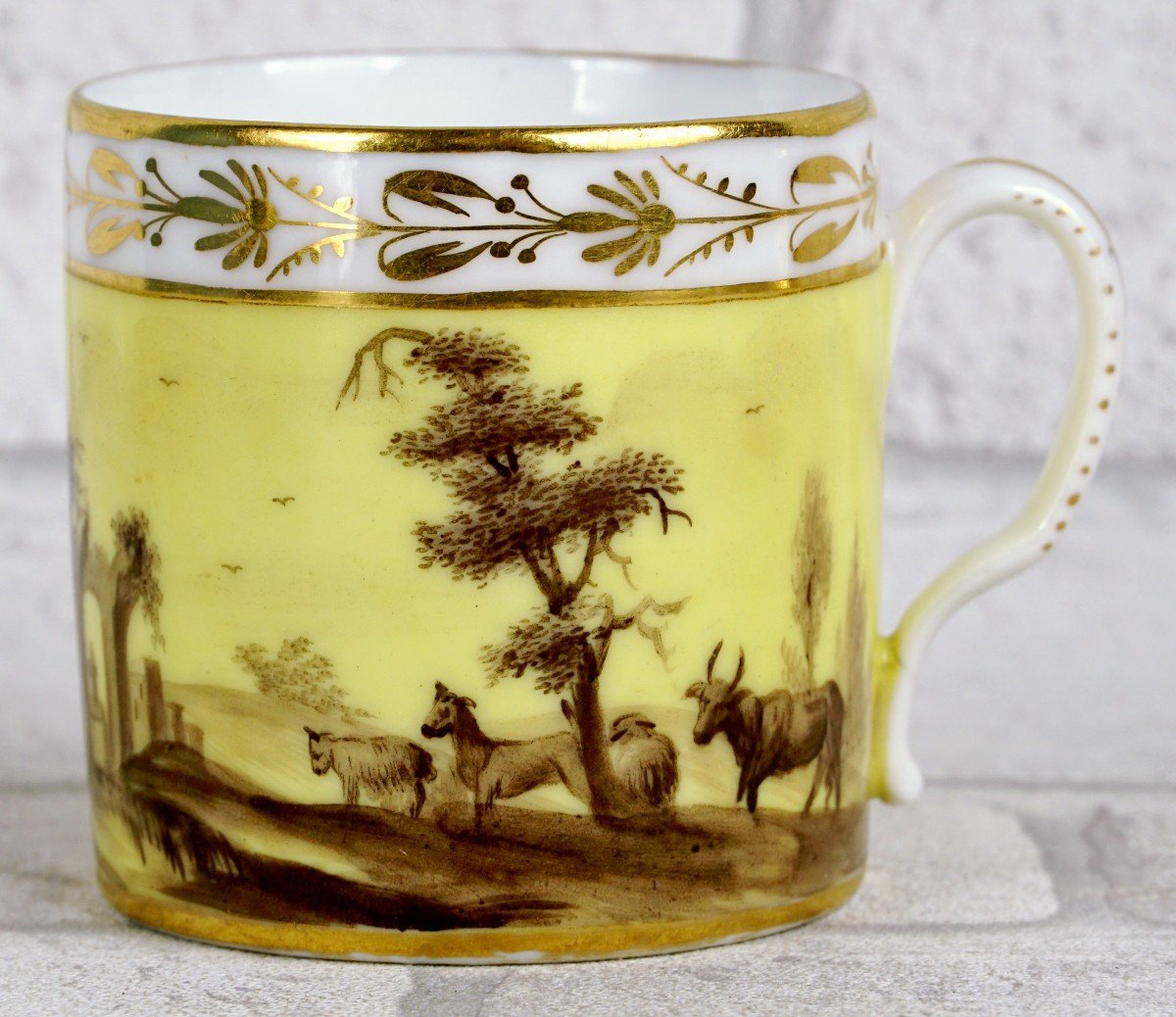 Tasse Et Sa Soucoupe En Porcelaine De Paris à Rare Fond Jaune - Ep. XVIIIe-photo-1