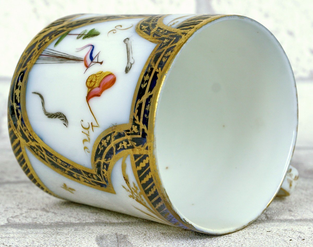 Paris Porcelain Cup And Saucer - De Nast Manufacture - Rebus Decor - 18th Century-photo-2