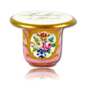 Blush Mortar In Paris Or Limoges Porcelain From The Perfumer Lubin In Paris - Ep. Mid-19th Century