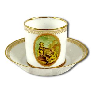 Rare Litron Cup And Its Saucer In Lille Porcelain - Manufacture Au Dauphin - Ep. 18th Century