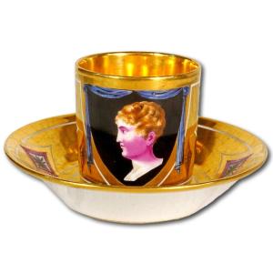 Rare Tasse Et Sa Soucoupe En Porcelaine De Paris - Représentant Le Roi De Rome - Ep. Empire