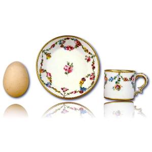 Petite Tasse Et Sa Soucoupe (4e Grandeur) En Porcelaine De Sevres - époque XVIIIe