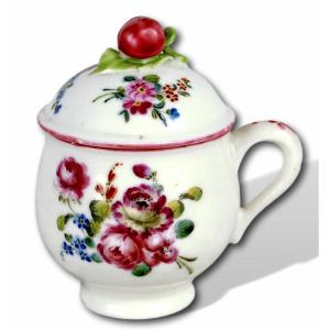 Cream Pot Or Juice Pot And Its Lid In Mennecy Porcelain - 18th Century