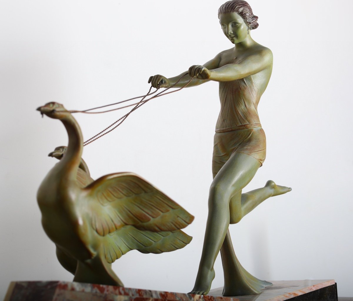 Grande Sculpture "Femme Aux Cygnes" Par Limousin Art Deco 1920-photo-3