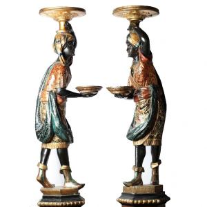 Haute Paire De Nubiens En Bois Polychrome Et Doré A Double Plateaux 19ème Siècle Venise 168cm