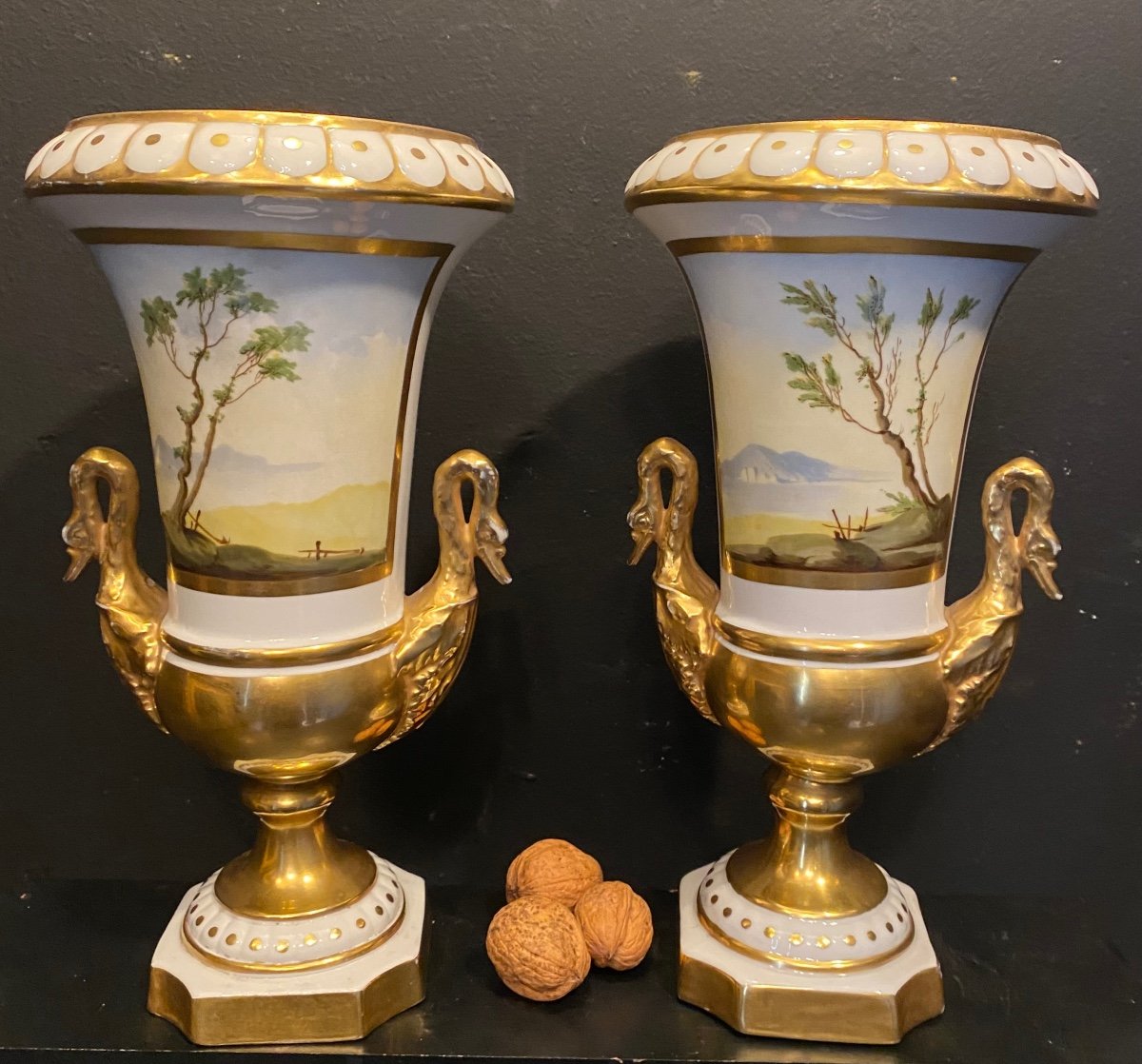 A Pair Of Porcelain Vases-photo-3