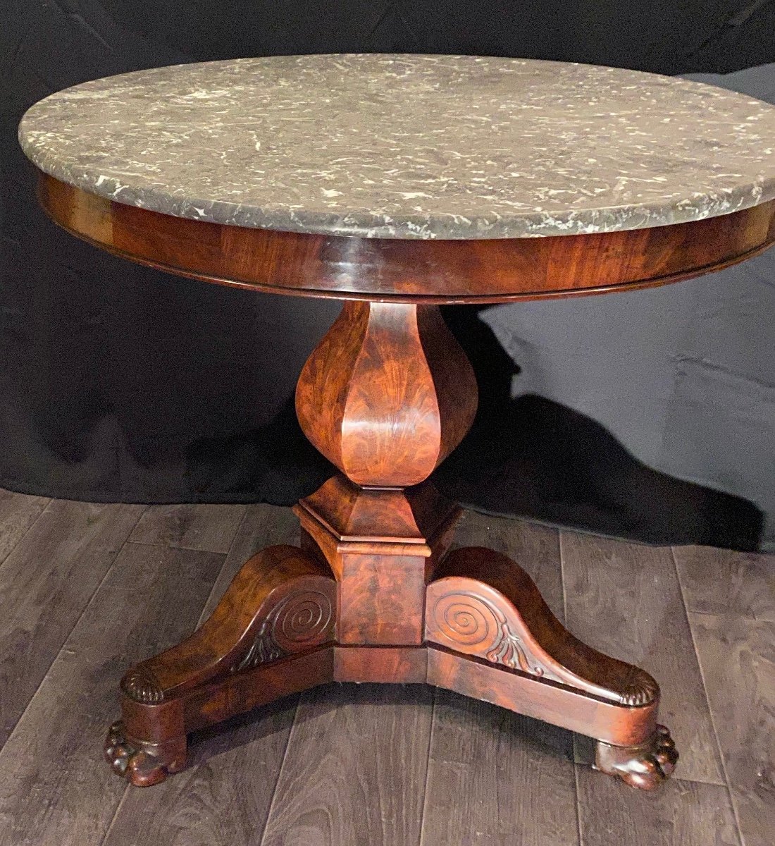 Nineteenth Century Mahogany Pedestal Table-photo-4