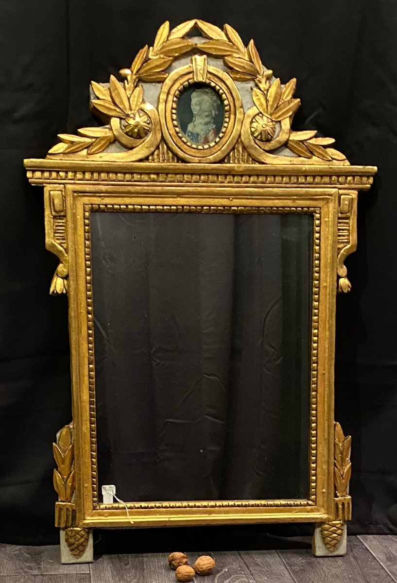 18th Century Mirror With The Engraving Of Adelaide De Bourbon