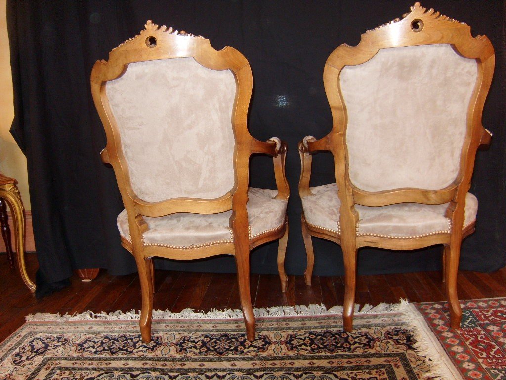 Paire De Fauteuils Rocaille En Noyer-photo-2