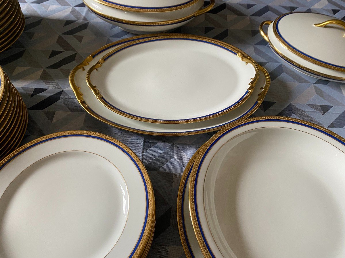 Large White Porcelain Dinner Service With Blue And Gold Trim-photo-4